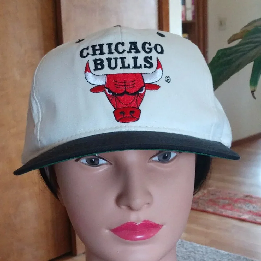 CHICAGO BULLS STITCHED LOGO G.C.C. SNAPBACK ADJUSTABLE NBA LICENSED HAT - Picture 3 of 5
